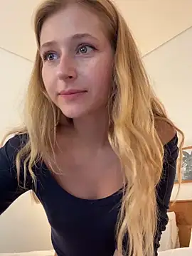 LunaRase online show from 02-11-26, 05:51