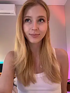 LunaRase online show from 05-21-26, 10:23