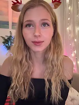 LunaRase online show from 12-22-25, 02:06