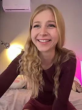 LunaRase online show from 03-12-26, 09:46