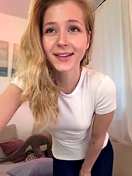 LunaRase online show from 12-04-25, 10:58