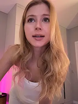 LunaRase online show from 07-10-26, 10:37