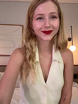 LunaRase online show from 01-16-26, 04:49