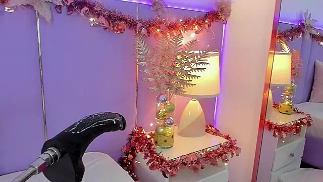 SophyRuiz  online show from 12-15-25, 12:00