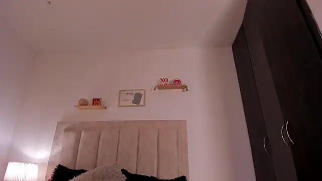 Snapshot of Avaline_Blancx chatting on 03-19-25, 01:21 Avaline Blancx online show from 03-19-25, 01:21