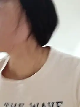 Ariakris online show from 11-18-25, 10:34