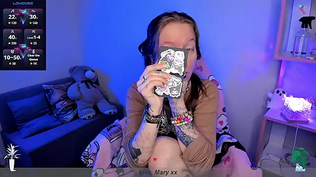 Mary Xextra online show from 11-18-25, 01:21