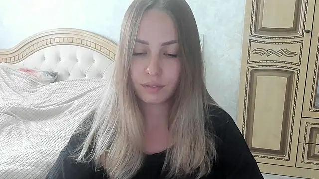 Snapshot of Mia_shy1 chatting on 10-26-25, 10:04 Mia shy1 online show from 10-26-25, 10:04