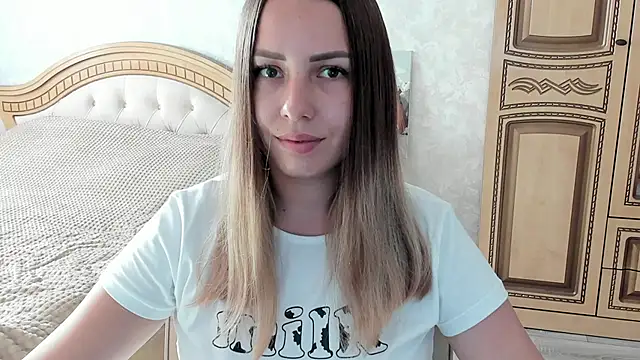 Snapshot of Mia_shy1 chatting on 11-01-25, 07:24 Mia shy1 online show from 11-01-25, 07:24