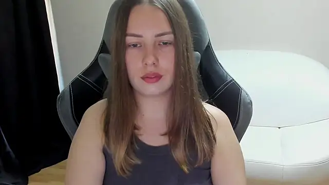 Snapshot of Mia_shy1 chatting on 06-14-26, 04:57 Mia shy1 online show from 06-14-26, 04:57