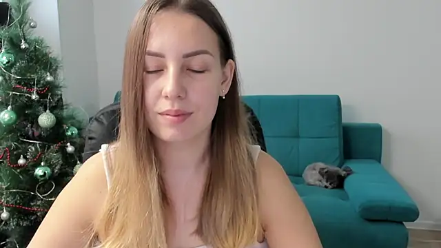 Snapshot of Mia_shy1 chatting on 12-23-25, 08:13 Mia shy1 online show from 12-23-25, 08:13