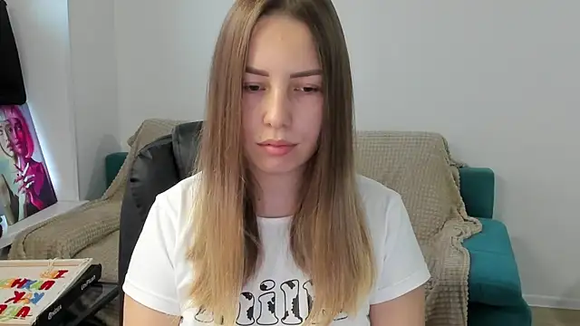 Snapshot of Mia_shy1 chatting on 12-15-25, 06:41 Mia shy1 online show from 12-15-25, 06:41