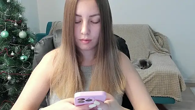 Snapshot of Mia_shy1 chatting on 12-17-25, 07:02 Mia shy1 online show from 12-17-25, 07:02