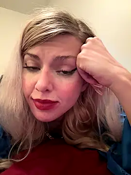 Snapshot of propertyofdaddy chatting on 11-05-25, 04:10 propertyofdaddy online show from 11-05-25, 04:10