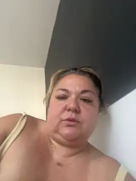 Snapshot of MikyVesela chatting on 06-11-26, 08:11 MikyVesela online show from 06-11-26, 08:11