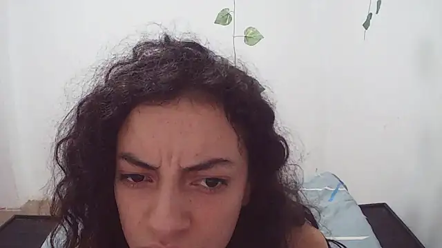Snapshot of stephybrowm7 chatting on 10-25-25, 04:40 stephybrowm7 online show from 10-25-25, 04:40