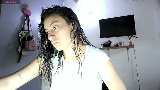 Snapshot of stephybrowm7 chatting on 05-07-26, 03:04 stephybrowm7 online show from 05-07-26, 03:04