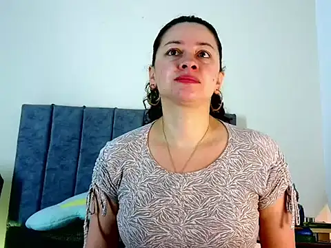 Snapshot of ArtesanaMK chatting on 10-07-25, 11:22 ArtesanaMK online show from 10-07-25, 11:22