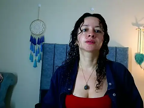 Snapshot of ArtesanaMK chatting on 10-16-25, 11:18 ArtesanaMK online show from 10-16-25, 11:18