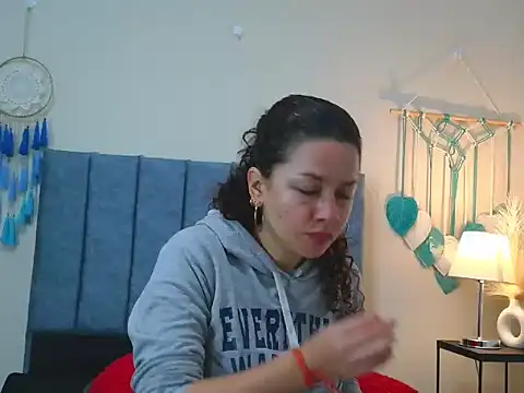 Snapshot of ArtesanaMK chatting on 10-20-25, 11:22 ArtesanaMK online show from 10-20-25, 11:22