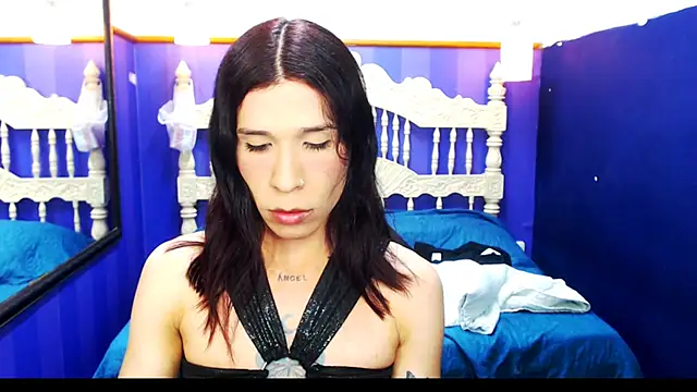 Snapshot of SaraSofia44 chatting on 10-15-25, 01:04 SaraSofia44 online show from 10-15-25, 01:04