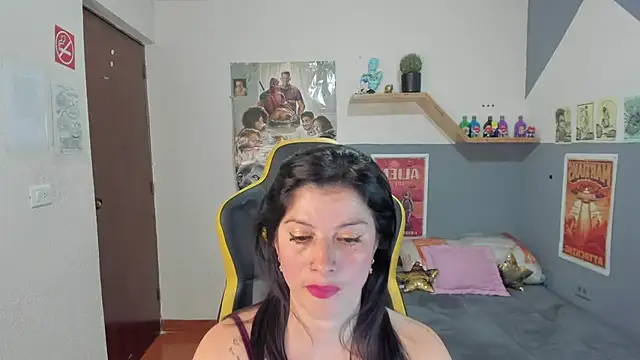 Aliiz 01 online show from 04-22-26, 06:58