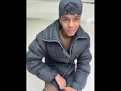 Snapshot of james_dreams_ chatting on 04-03-26, 06:47 james dreams online show from 04-03-26, 06:47
