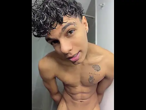 Snapshot of james_dreams_ chatting on 05-15-26, 11:25 james dreams online show from 05-15-26, 11:25