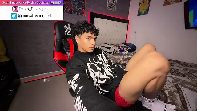 Snapshot of james_dreams_ chatting on 04-07-26, 01:18 james dreams online show from 04-07-26, 01:18