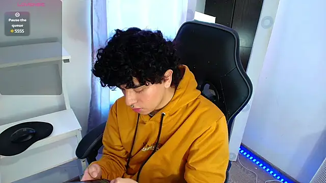  nickconnor01 online show from 01-22-25, 07:56