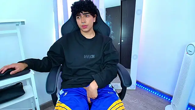 nickconnor01 online show from 01-17-25, 04:36