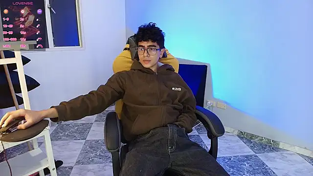  nickconnor01 online show from 09-19-25, 05:00