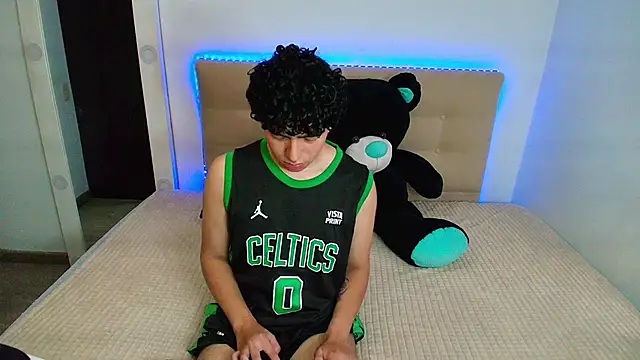  nickconnor01 online show from 01-05-25, 09:03