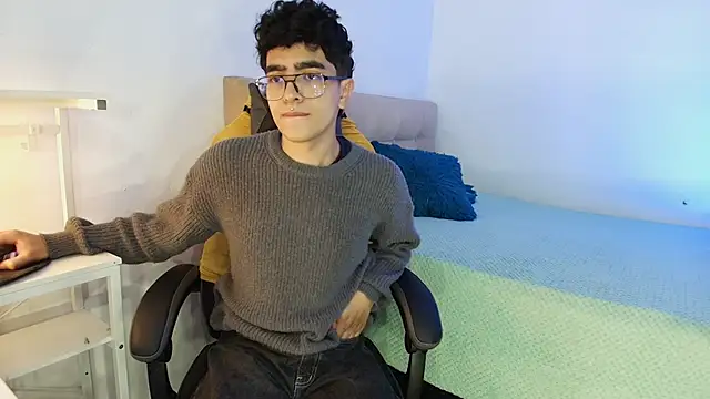  nickconnor01 online show from 10-16-25, 06:21