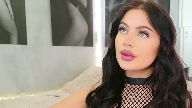 celia chanel online show from 11-12-25, 06:17