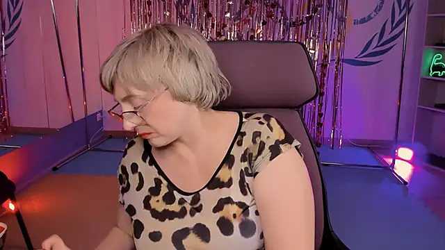 sugar vivien online show from 02-28-25, 07:25