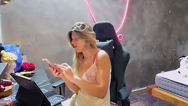 LeylaRosse online show from 10-13-25, 07:10