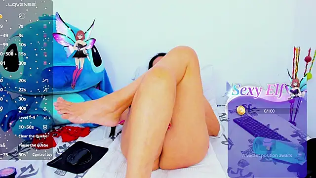 Snapshot of HorniestMilf chatting on 04-18-26, 09:15 HorniestMilf online show from 04-18-26, 09:15