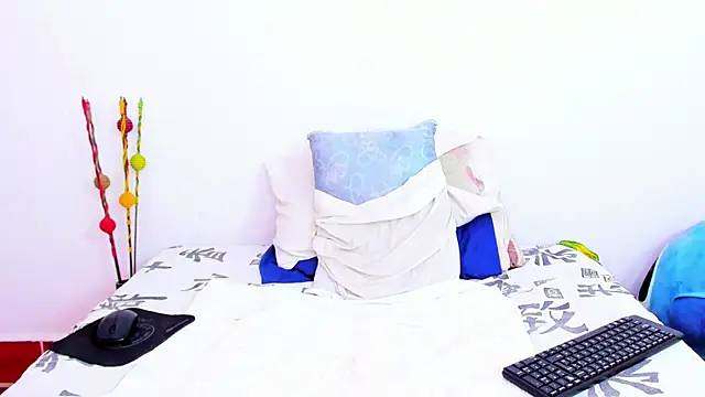 HorniestMilf online show from 03-22-26, 08:21