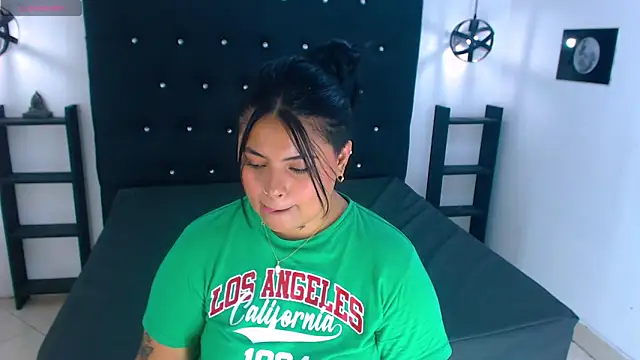 Snapshot of Mels_ chatting on 02-21-25, 10:15 Mels online show from 02-21-25, 10:15