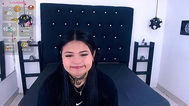Snapshot of Mels_ chatting on 10-16-25, 05:10 Mels online show from 10-16-25, 05:10