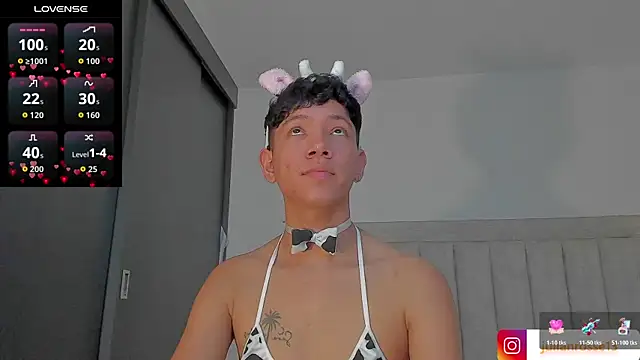 Snapshot of JulianRose_1 chatting on 05-07-26, 12:41 JulianRose 1 online show from 05-07-26, 12:41