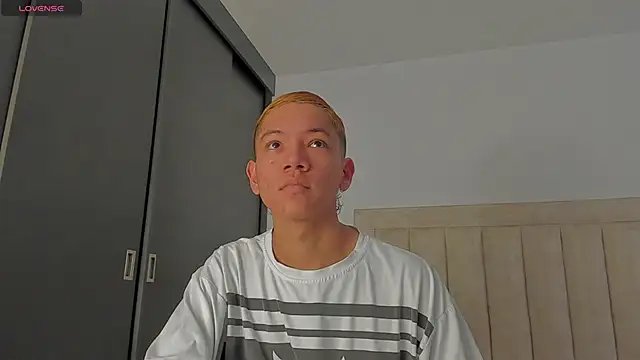 JulianRose 1 online show from 10-29-25, 11:42