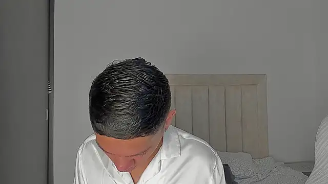 Snapshot of JulianRose_1 chatting on 02-17-26, 11:18 JulianRose 1 online show from 02-17-26, 11:18