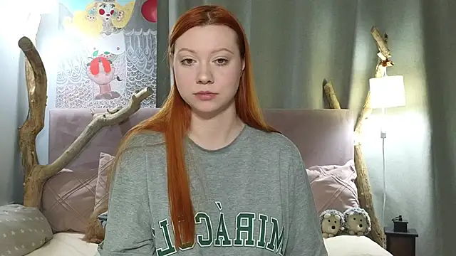 Snapshot of MileyMiller chatting on 05-04-26, 01:25 MileyMiller online show from 05-04-26, 01:25