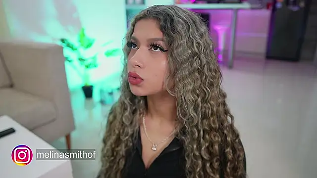 Snapshot of Melina-Smith chatting on 03-17-25, 01:35 Melina-Smith online show from 03-17-25, 01:35