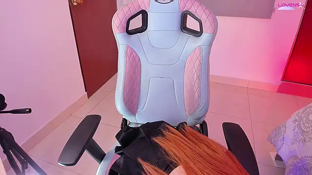 Eyleen 24 online show from 12-17-25, 11:32