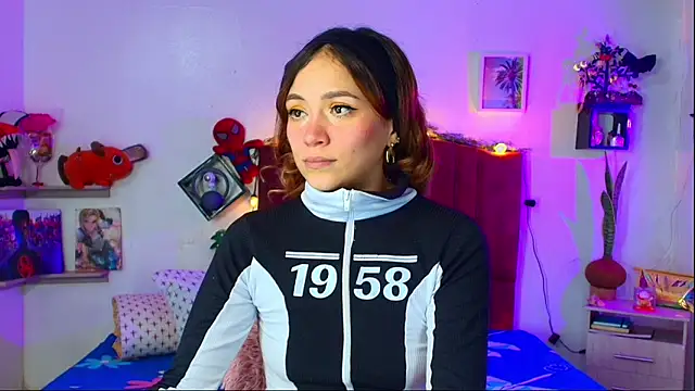 alisson zafiro  online show from 02-20-26, 06:26