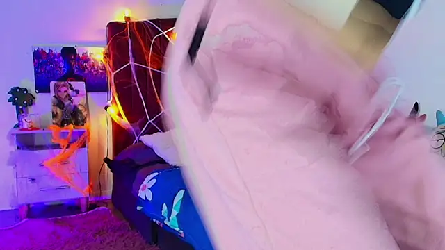 alisson zafiro  online show from 10-23-25, 03:16