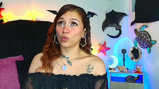alisson zafiro  online show from 07-17-26, 08:55